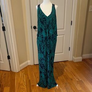Banana Republic Fern Print layered pleatted Sleeveless Maxi dress, navy & green